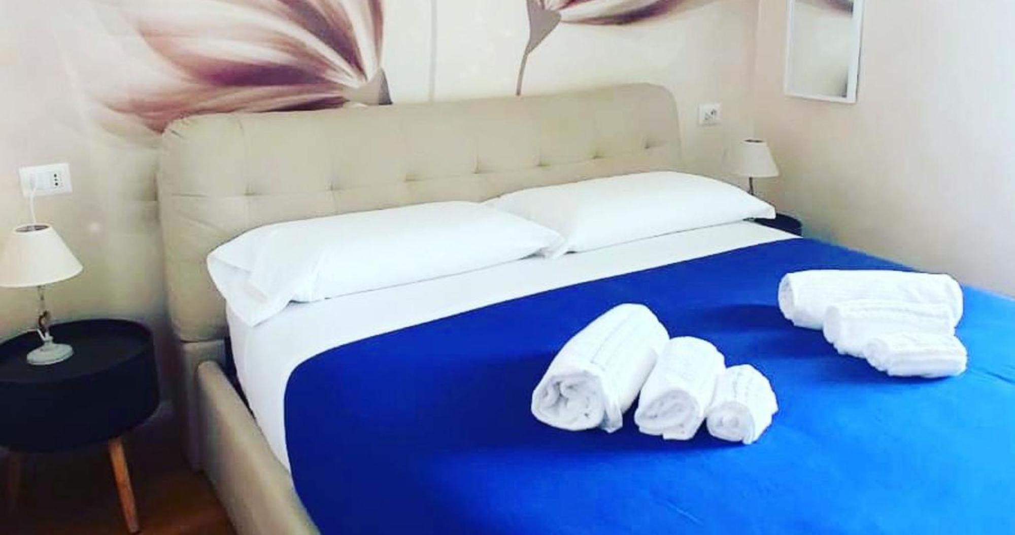 Deluxe Rooms And Chilling Jacuzzi Suite Guesthouse 罗马 客房 照片